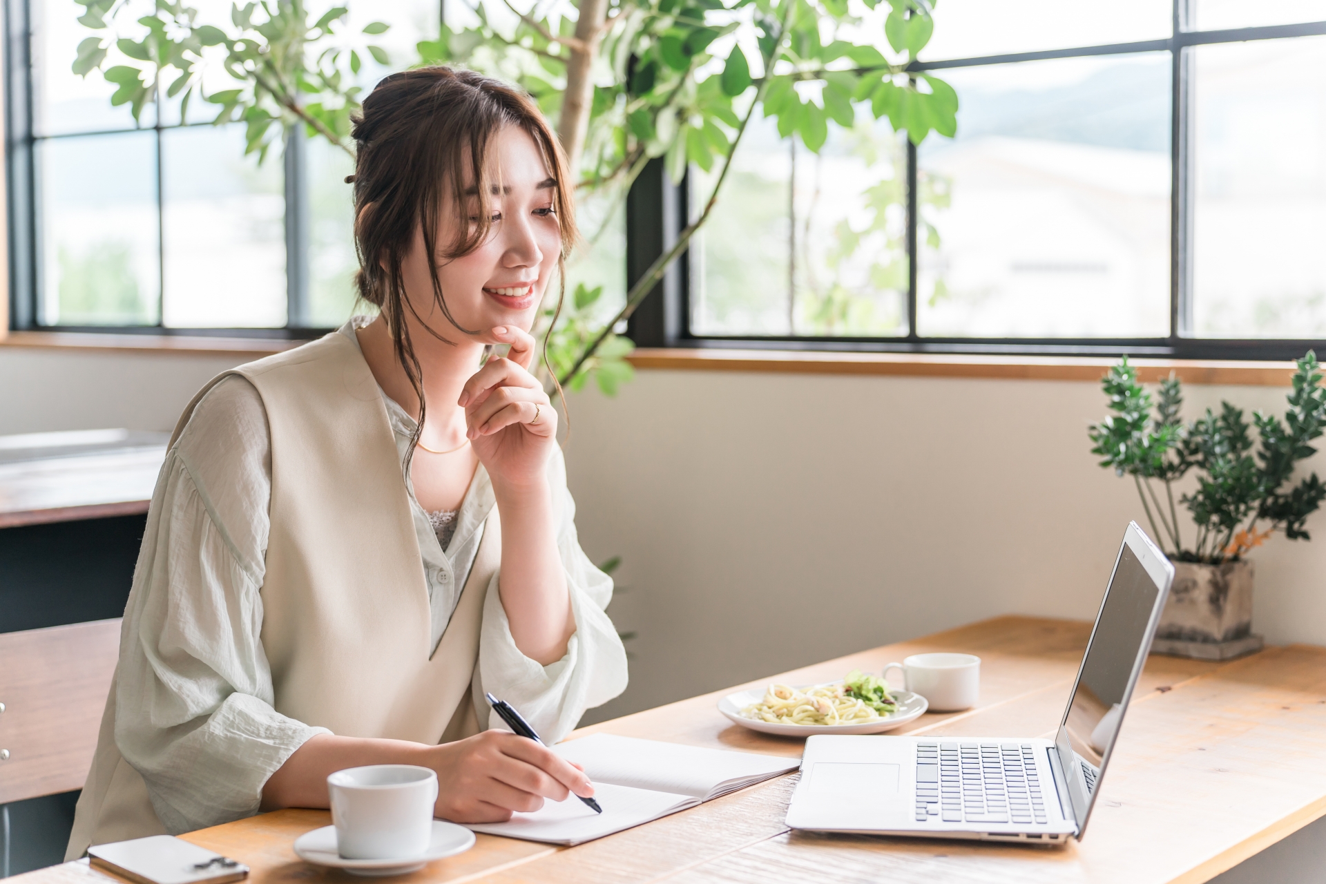 カフェ　ラップトップ